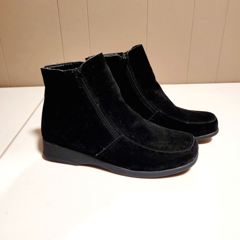 Comfort Ease Black Suede Ankle Boots Size 10